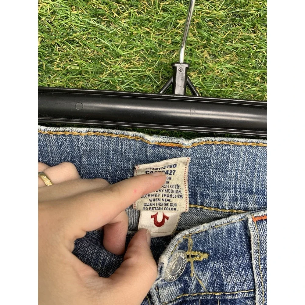 True Religion shop confidence